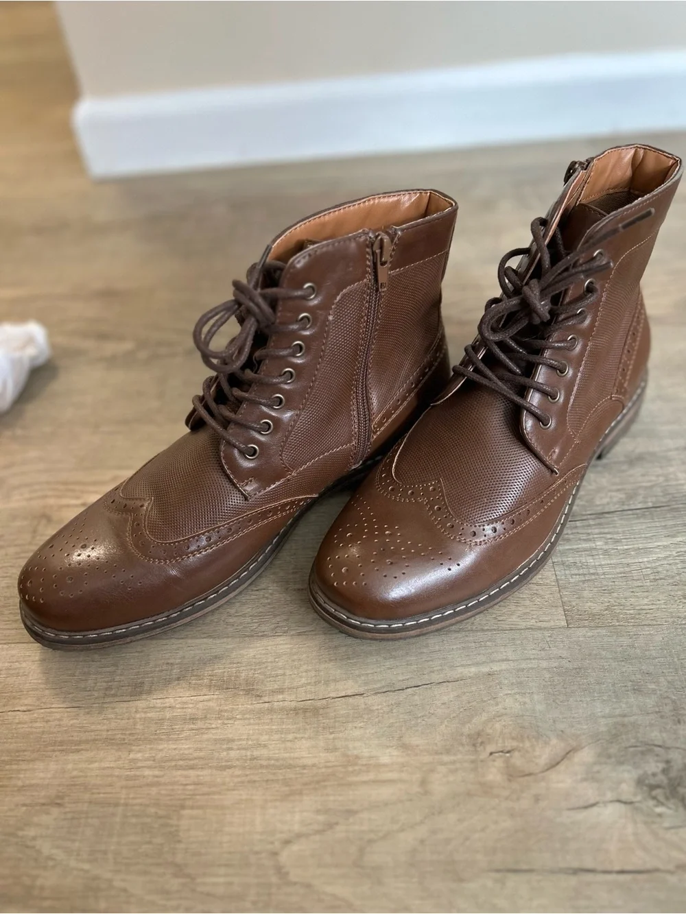 Steve Madden Men's Chestnut Brown Wingtip Lace-Up Boots Size 9